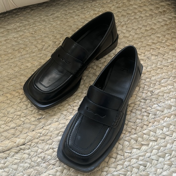 Zara Square Toe Leather Loafers Size 6.5(37) - Picture 6 of 12